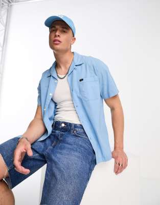 Lee Lee resort revere collar relaxed fit short sleeve shirt in light blue