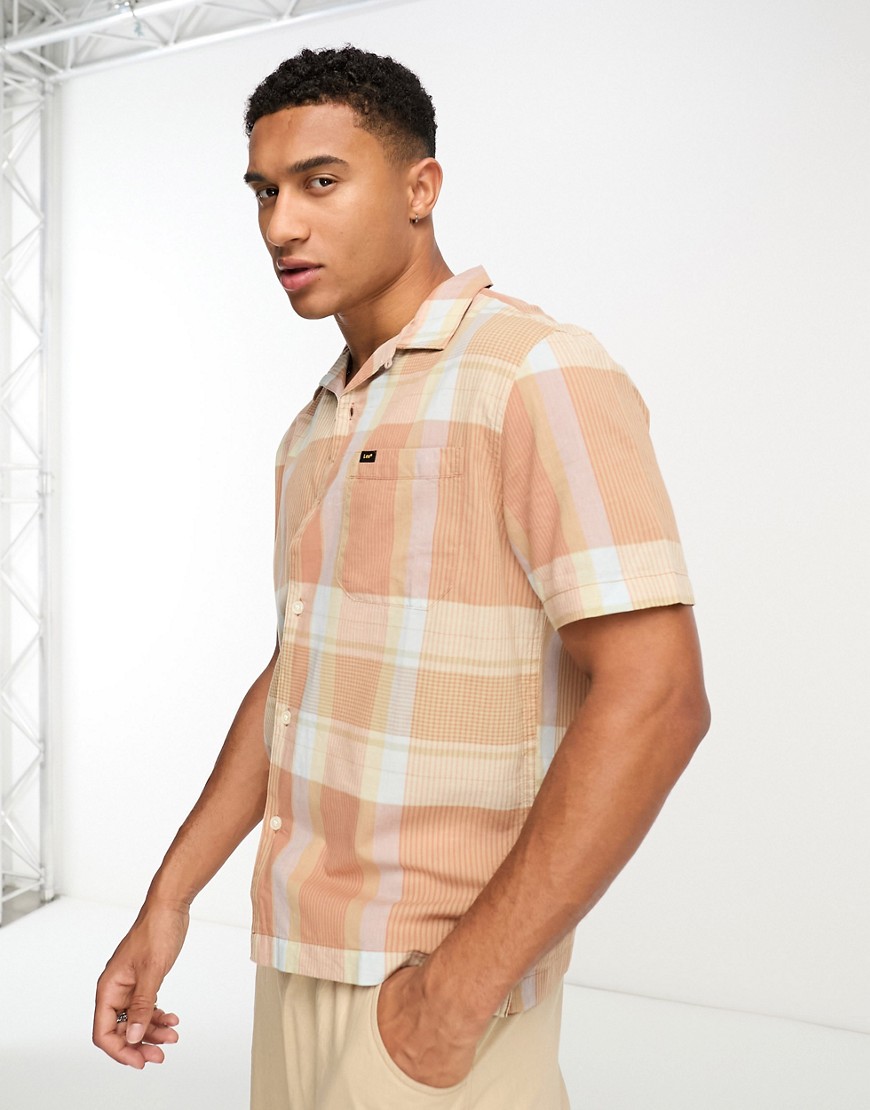 Lee resort short sleeve check relaxed fit shirt in tan-Brown