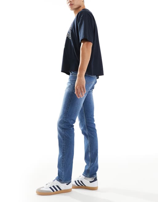 Lee Rider slim fit jeans in midwash blue, 3 of 5
