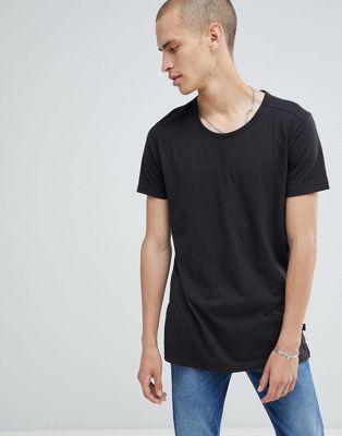 Lee – Svart t-shirt med ojämn fåll