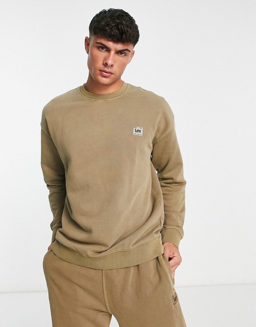 Lee tonal logo loose fit sweatshirt in tan wash-Brown