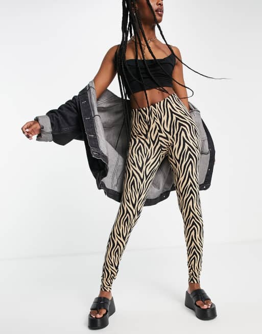 Leggings color camel con estampado animal variado de Only