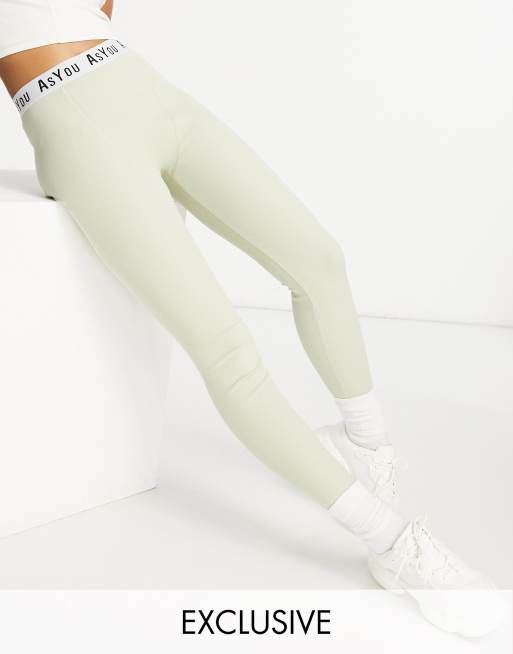 Leggings color salvia de canalé con detalle de la marca de AsYou