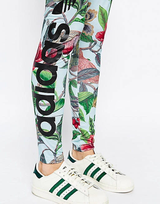 Leggings con estampado de y detalle lateral del logo de adidas Originals | ASOS