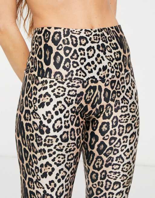 Leggings con estampado de leopardo de tiro alto para yoga de Onzie, 3 de 4