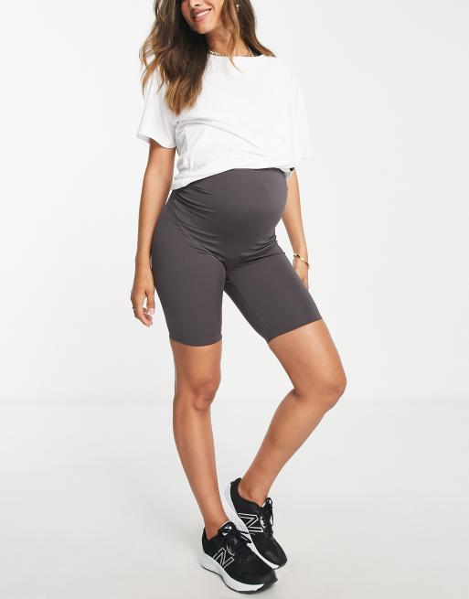 Leggings cortos de 20 cm con detalle moldeador en la parte trasera Icon de ASOS 4505 Maternity , 3 de 4