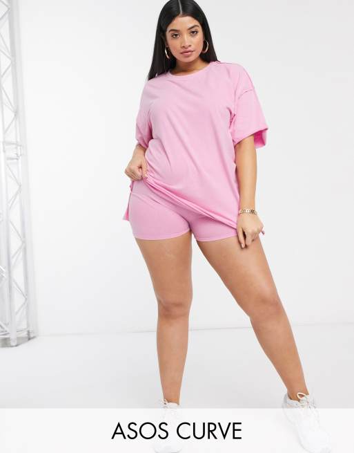 Camiseta extragrande y leggings cortos de estilo corto en rosa de ASOS DESIGN Curve, 3 de 3