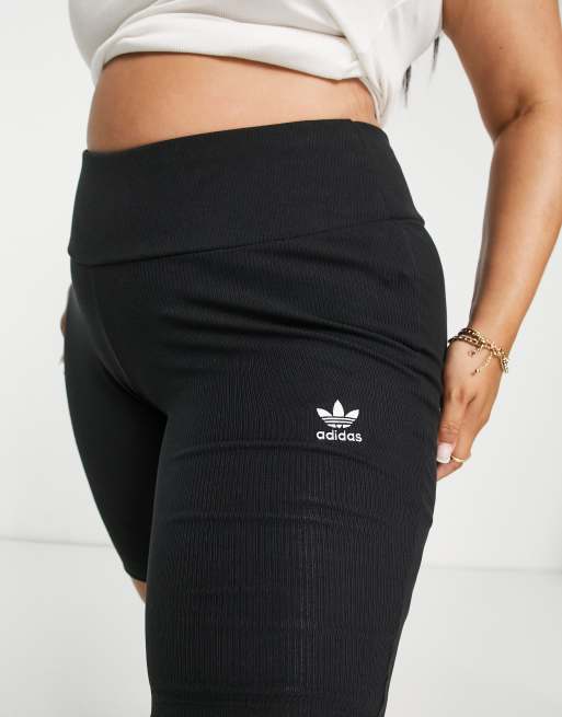 Leggings cortos negros de canal de adidas Originals Essentials