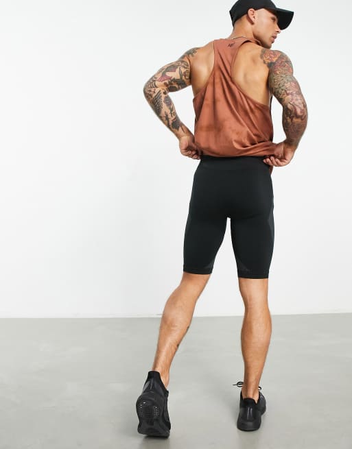 Leggings cortos negros deportivos sin costuras de HIIT, 4 de 4