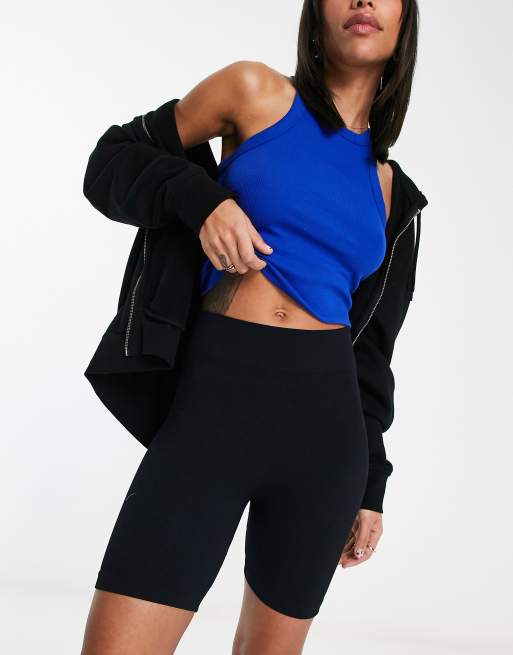 Leggings cortos negros moldeadores sin costuras de canalé de ASOS DESIGN