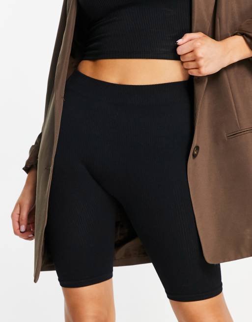Leggings cortos negros sin costuras Aware de Vero Moda (parte de un conjunto)