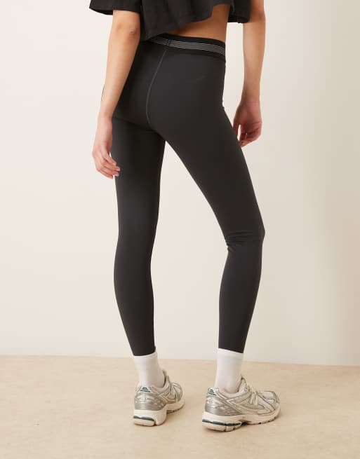 Leggings de 25" negros AC de New Balance, 4 de 5