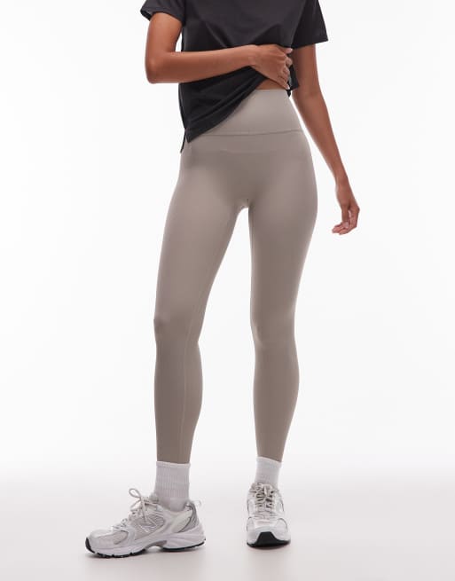 Leggings de 27" beis de talle alto de canalé de New Balance, 3 de 5