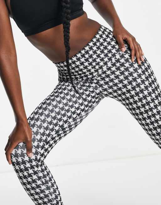Leggings de talle alto con estampado de pata de gallo de ONZIE, 4 de 4