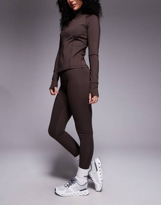 Leggings deportivos color tostada francesa con bolsillo interior y diseño realzador en la parte trasera Icon de 4505 Hourglass