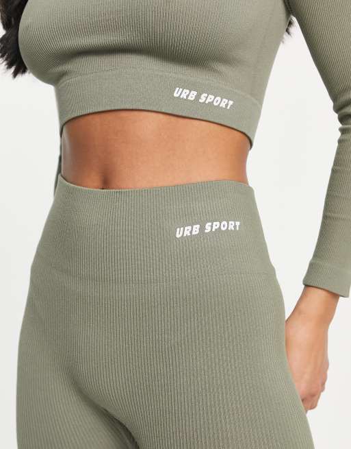 Leggings deportivos verde salvia sin costuras de Urban Threads Petite, 3 de 4