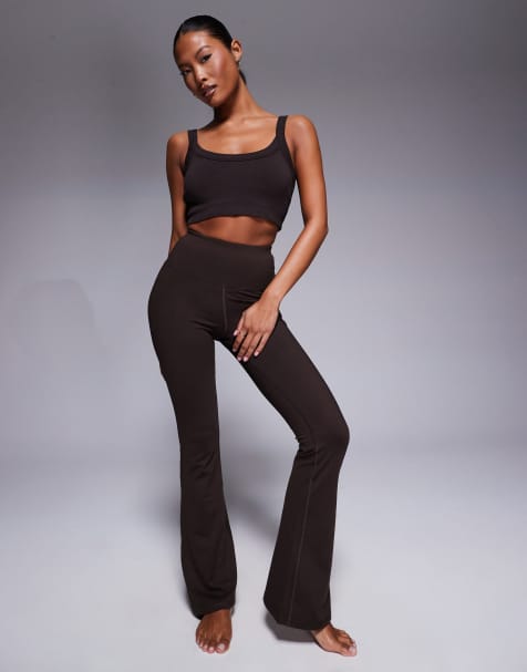 Leggings marrón chocolate para yoga de corte slim acampanado y talle alto de tejido suave Icon de 4505 Petite - view 1