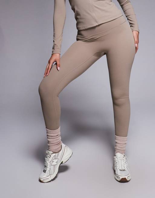 Leggings marrones Form de Montirex, 3 de 5