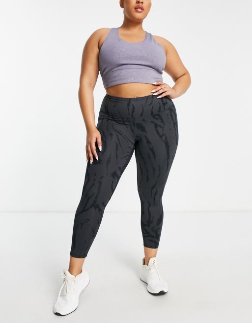 Leggings negros con estampado gráfico Icons de adidas Training Plus, 4 de 4
