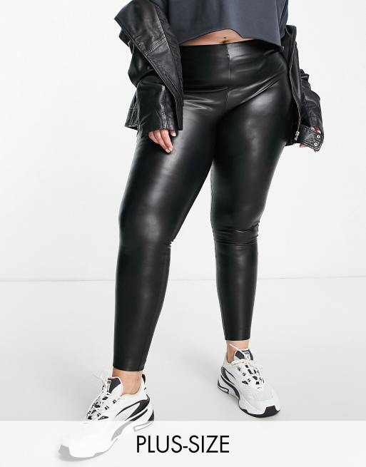 Leggings negros de cuero sintético de Only Curve