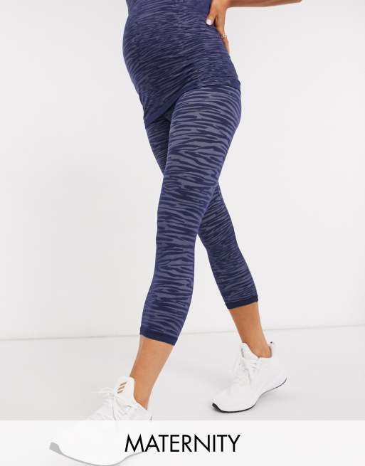 Leggings premam capri de deporte con estampado animal de Mamalicious