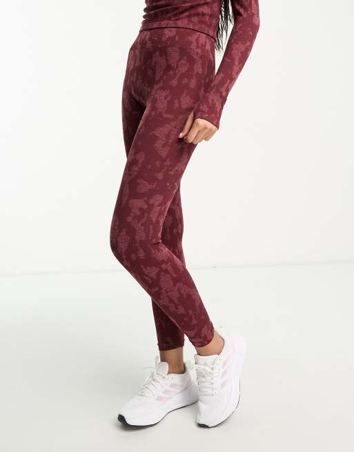 Leggings sin costuras con estampado de camuflaje de ASOS 4505 (parte de un conjunto)