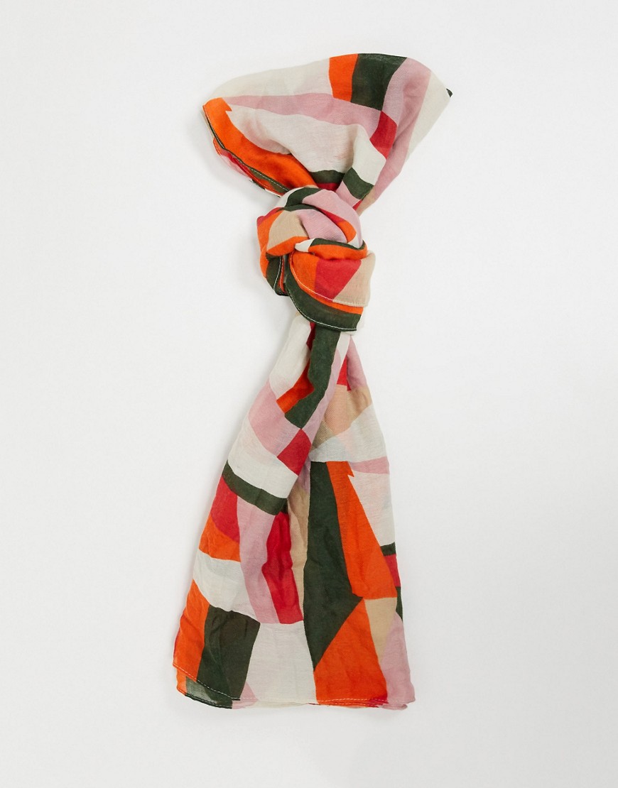 фото Легкий шарф с геометрическим узором в красно-оранжевых тонах pieces-зеленый