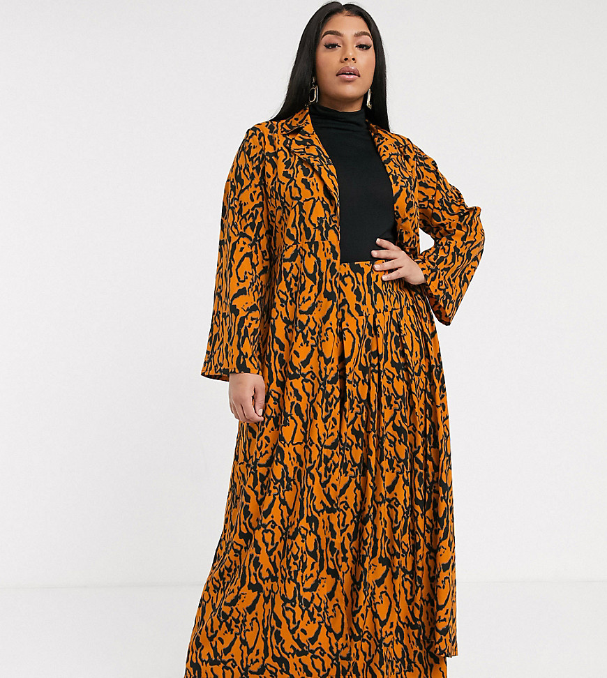 фото Легкое пальто макси с абстрактным принтом verona curve-оранжевый