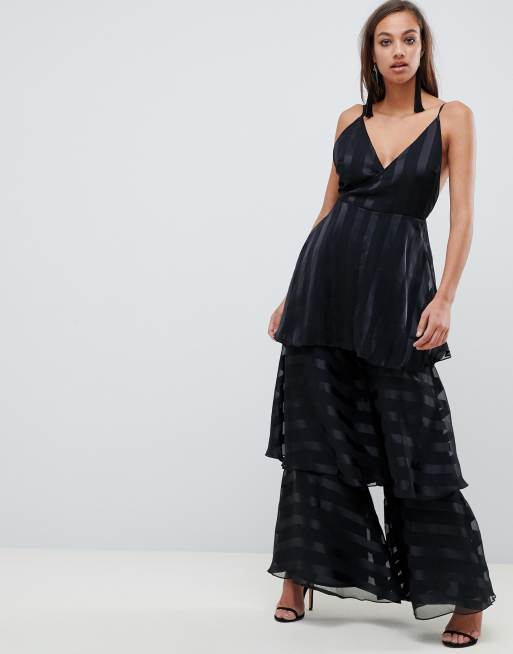 Lejlighedsvis heldragt i silke med ben i flere lag i striber fra ASOS DESIGN