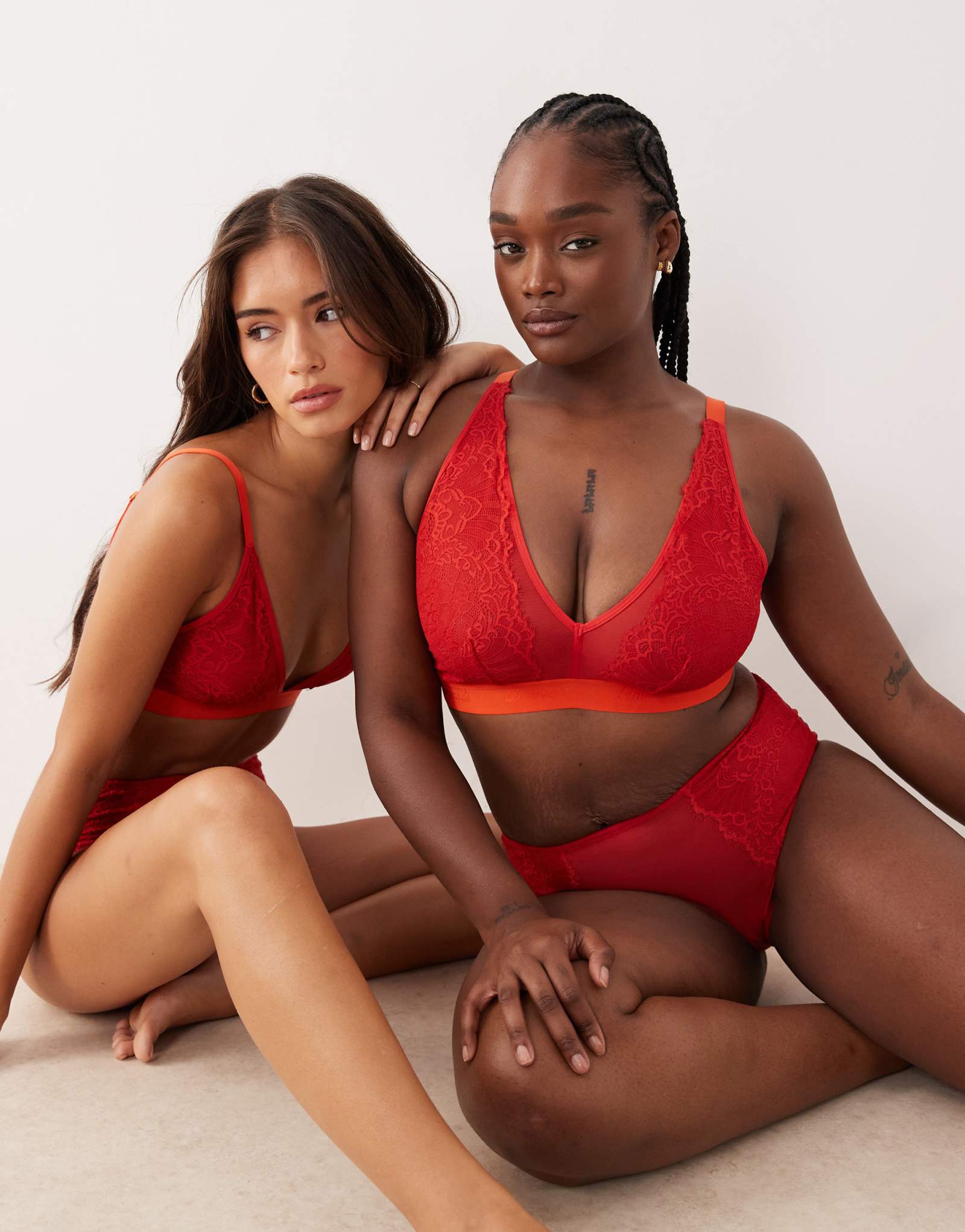 Бюстгальтер из кружева и сетки Lemonade Dolls в синергии с ягодами годжи