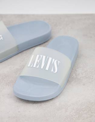 claquettes levis