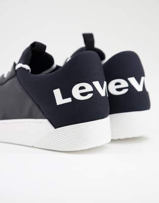 levis trainers black