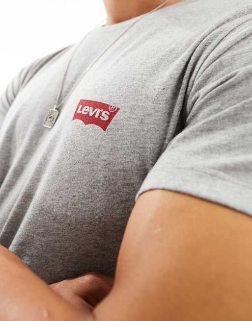 Levi's – 2er-Pack T-Shirts mit Rundhalsausschnitt und Fledermauslogo in Weiß & Kalkgrau, 4 von 4