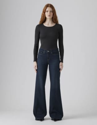 Figurformende Jeans in Blau mit weitem Bein Blau W31 L32