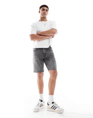 445 athletic straight leg denim shorts in gray wash