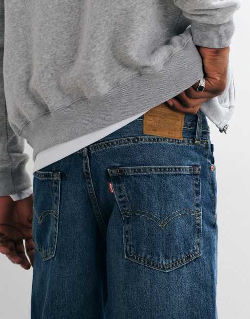 Levi's – 468 Stay Loose – Jeans-Shorts in mittelblauer Waschung, 4 von 5