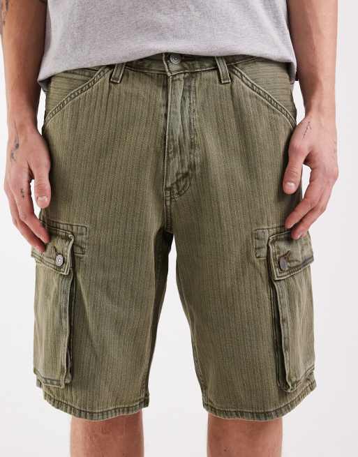 Levi's 478 baggy cargo denim shorts in khaki, 5 of 5
