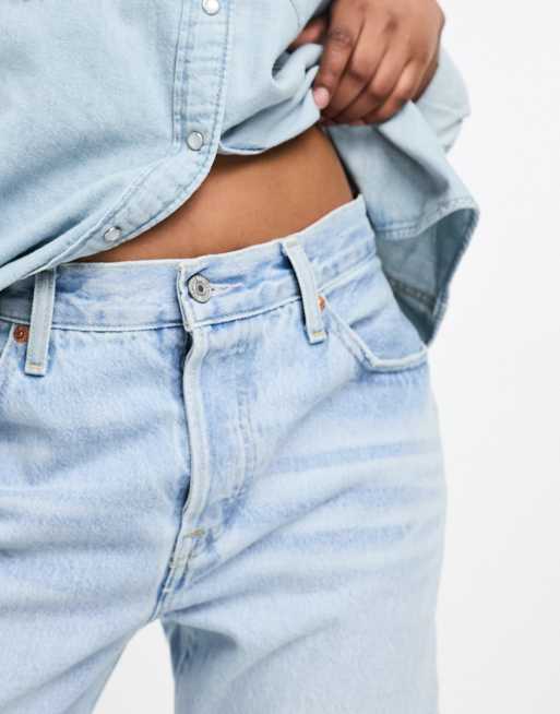 Levi's 501 '90s straight fit jeans in light blue wash, 3 of 5