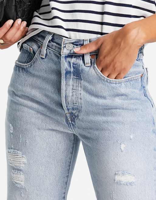Levi's - 501 - Højtaljede jeans med lige ben og slidmærker i lyseblå vask , 3 af 4
