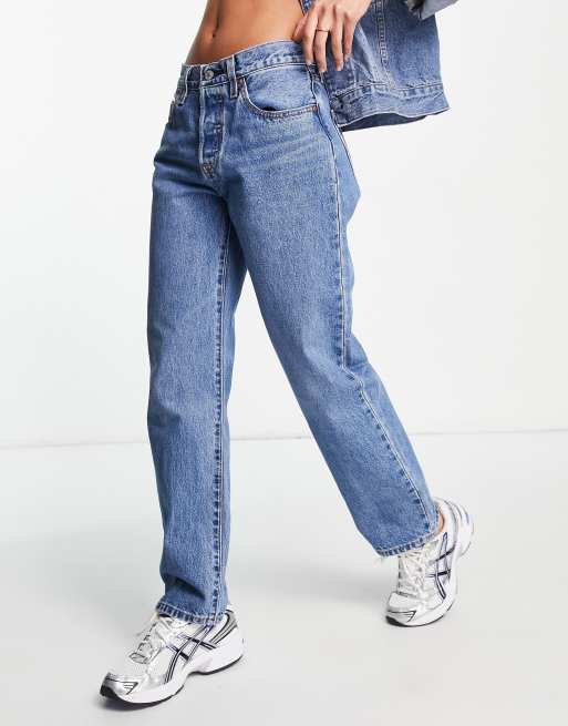 Levi s 501 Jeans im Stil der 90er Jahre mit engem Schnitt in verwaschenem Mittelblau ASOS