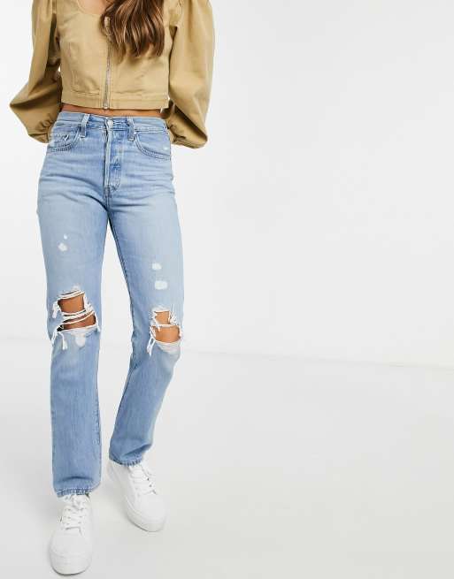 Levi's – 501 – Kurz geschnittene Jeans in verwaschenem Mittelblau mit hohem Bund, geradem Bein und zerrissenen Kniepartien