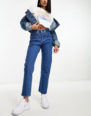 Levi's - 501 - Kürzer geschnittene Jeans in Mittelblau mit geradem Bein