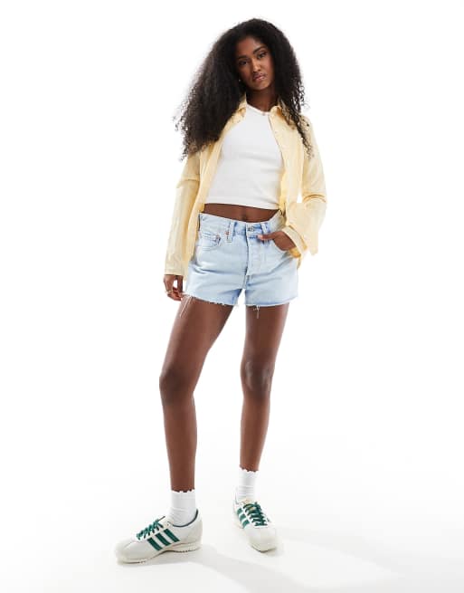 Levi's 501 original denim shorts in light wash blue , 3 of 5