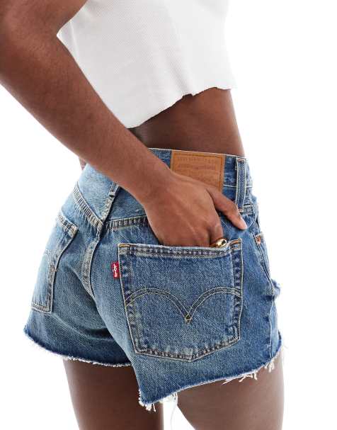 Levi's - 501 Original - Vasket mellemblå shorts med sliddeyaljer - view 1