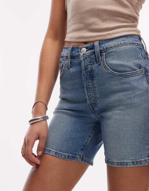 Levi's 501 pantalones cortos a medio muslo en azul medio, 3 de 5