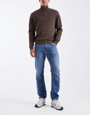 Schmal zulaufende Jeans in hellblauer Waschung Blau W34 L34