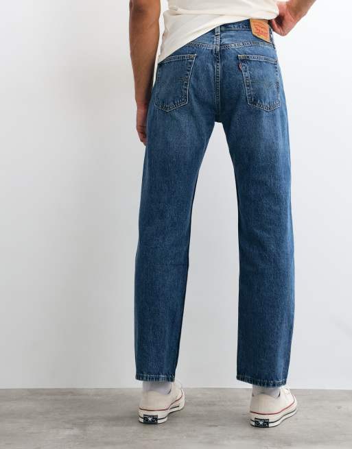 Levi's 555 relaxed straight jeans in mid wash , 3 of 5