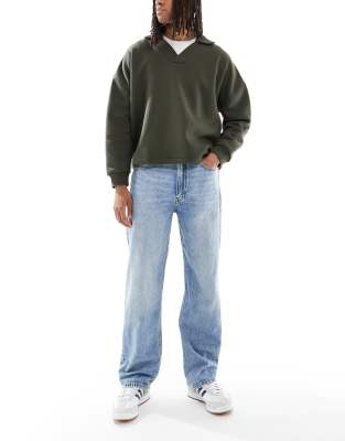 Locker sitzende Straight Jeans in hellblauer Waschung Blau W30 L34