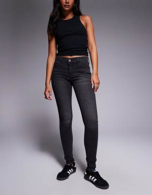 Levi's - 710 - Jeans mit superengem Schnitt in verwaschenem Schwarz
