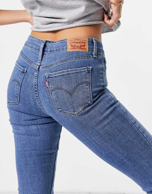 Levi's 711 skinny jeans in mid blue, 3 of 4